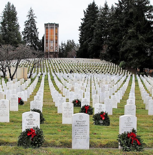 An image of the wreaths placed at Washelli